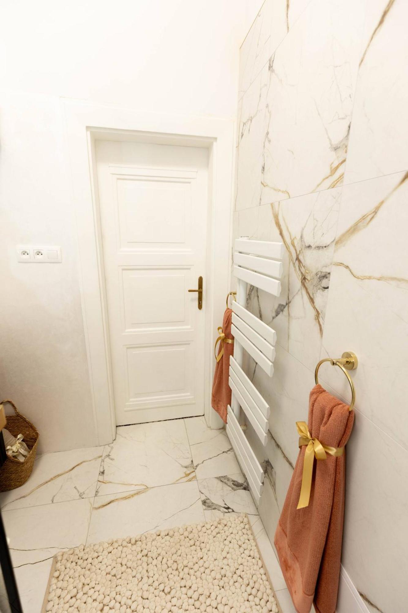 New, Stylish And Spacious Apartment Bratislava Exteriör bild